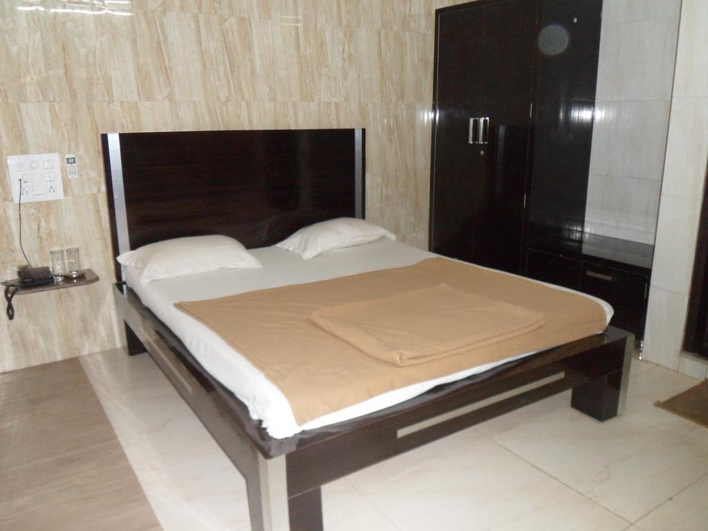 Hotel Jasmine Ahmedabad Extérieur photo